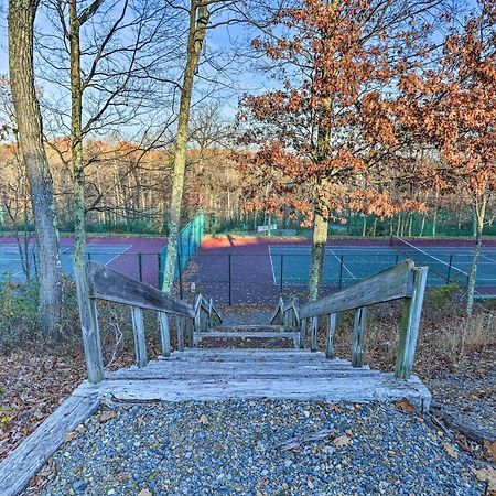 Pocono Retreat, 1 Mi To State Park And Ski Access! Tannersville Esterno foto