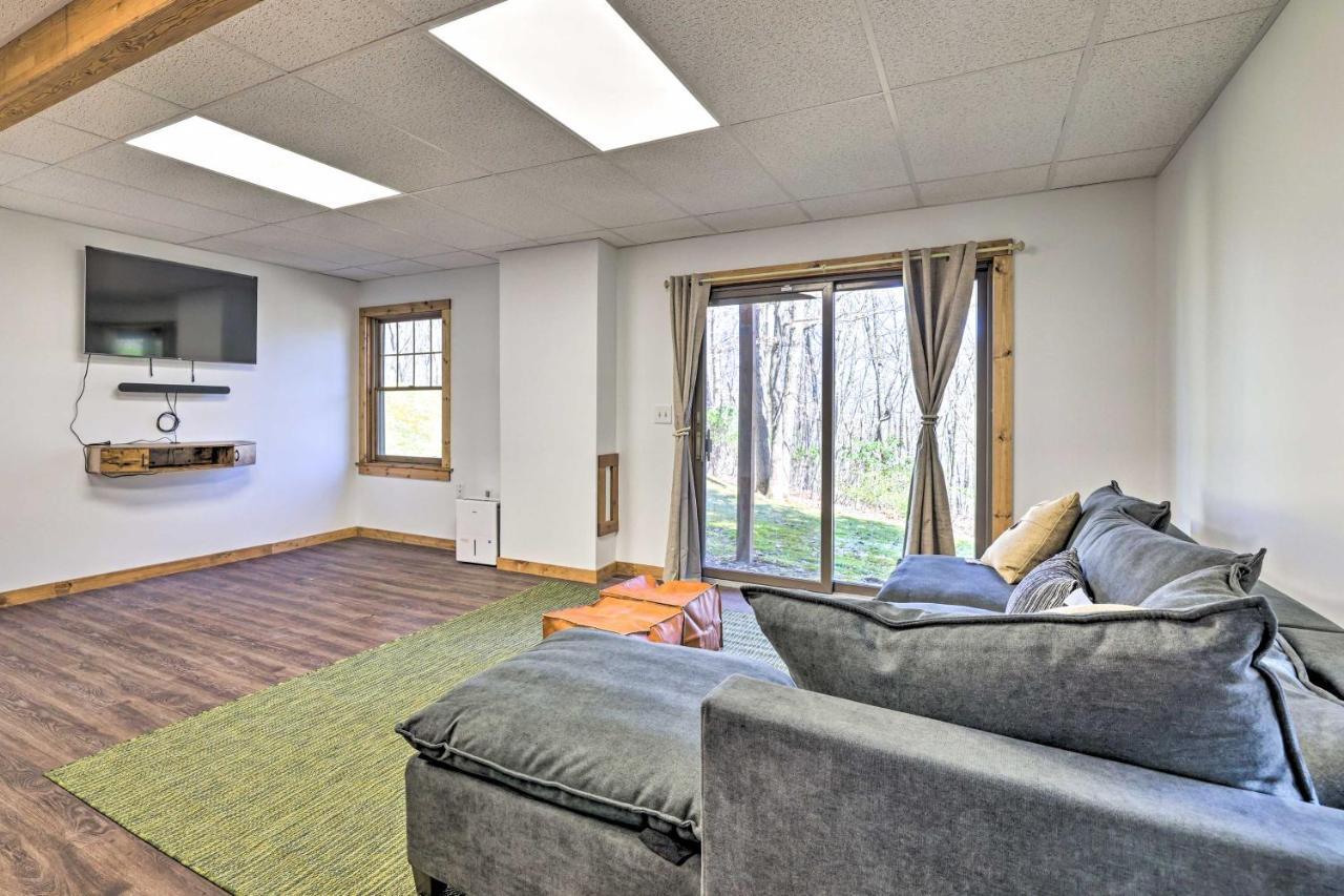 Pocono Retreat, 1 Mi To State Park And Ski Access! Tannersville Esterno foto