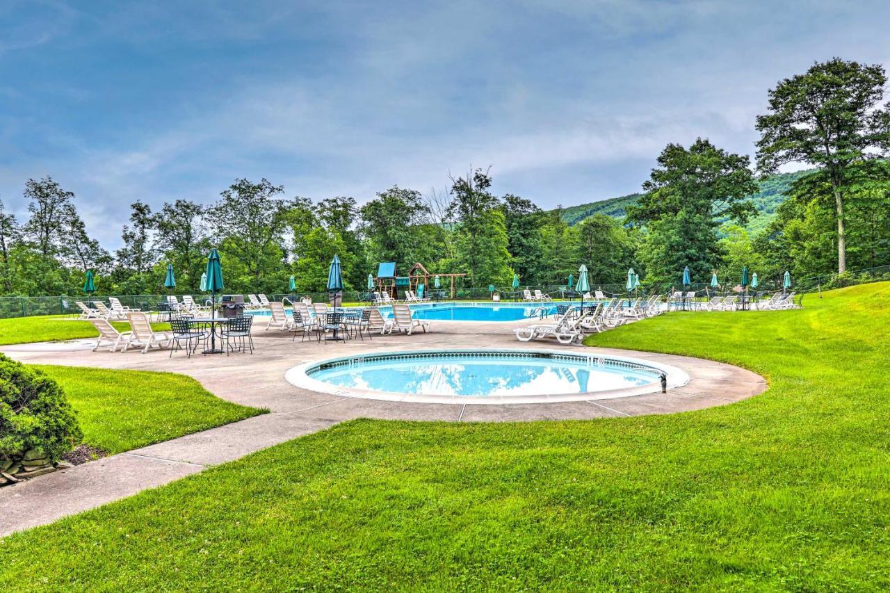 Pocono Retreat, 1 Mi To State Park And Ski Access! Tannersville Esterno foto